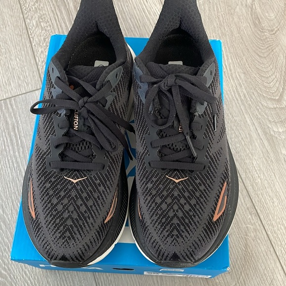 Hoka - Picture 9 of 10